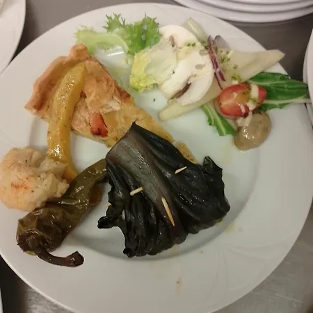 Отель Du Montcalm *