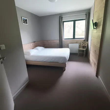 Du Montcalm Auzat