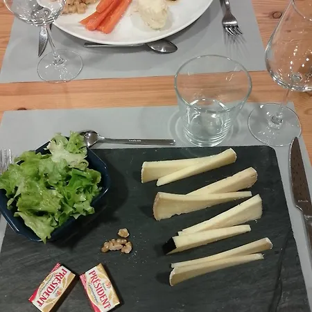 Отель Du Montcalm *